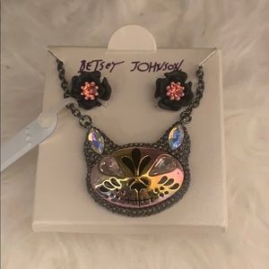 Betsey Johnson Skull Kitty necklace & earring set